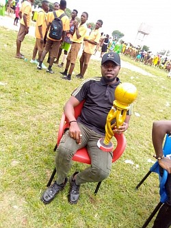 Sir Gabby with the Trophy